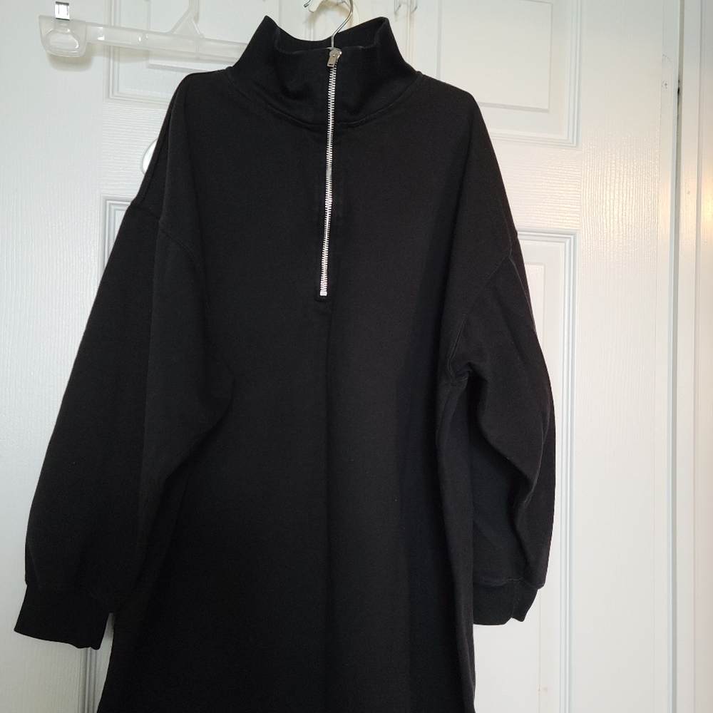 Women's heavy duty zippered poly cotton top.